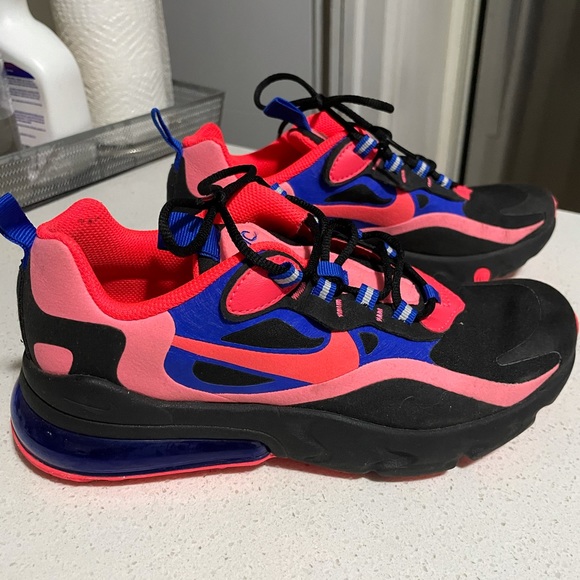 Nike Air Max 270 React Big Kids’ Shoe-Size 5Y - Picture 1 of 6